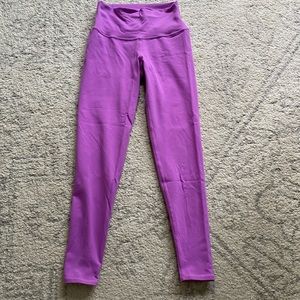 ALO leggings. size: XS. Very good condition.